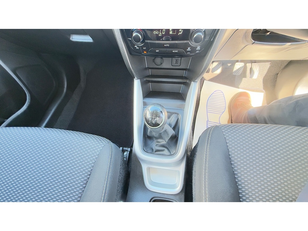 Suzuki Vitara Suv 1.6 Sz5 Euro 6 Ss 201717 Black #15