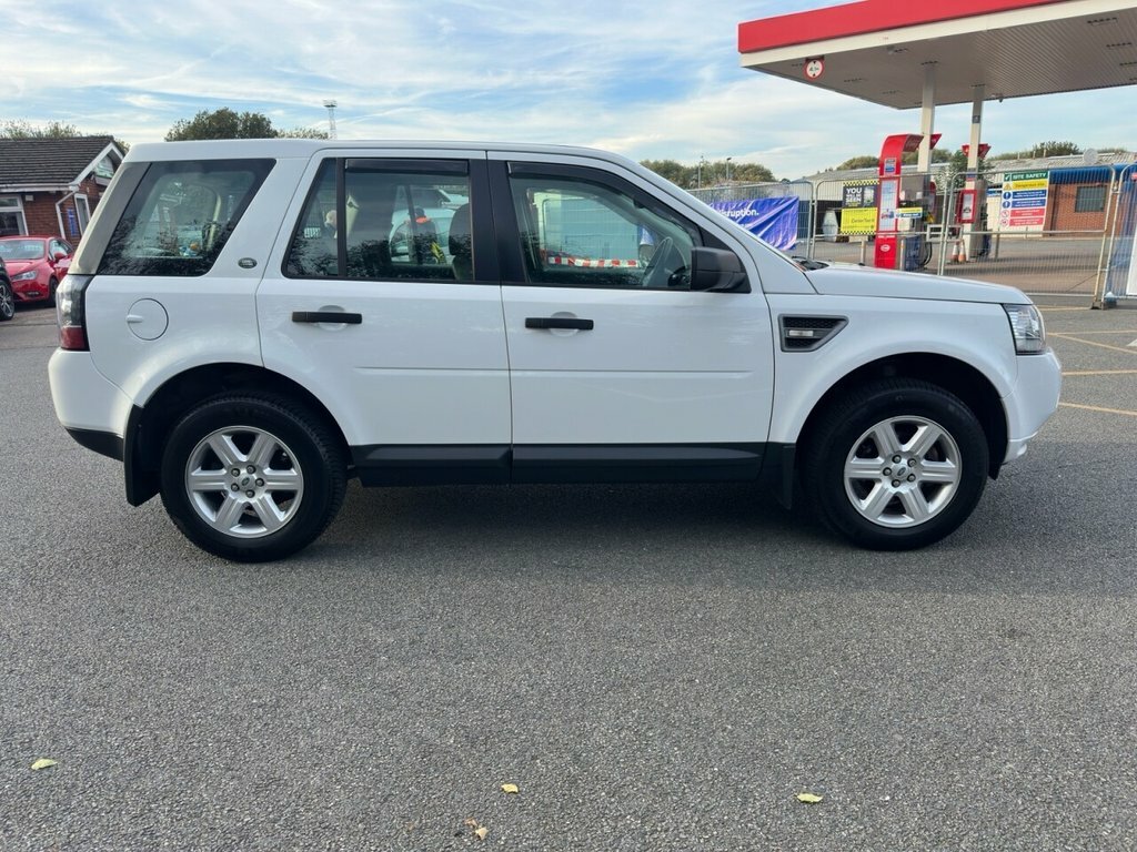 Land Rover Freelander 2 2.2L Gs White #4