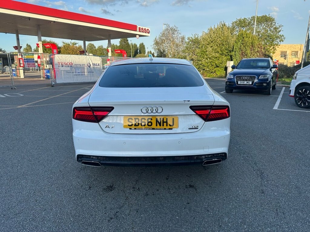 Audi A7 3L Black Edition White #4
