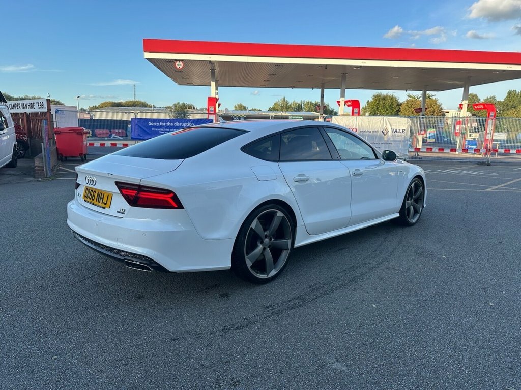 Audi A7 3L Black Edition White #3