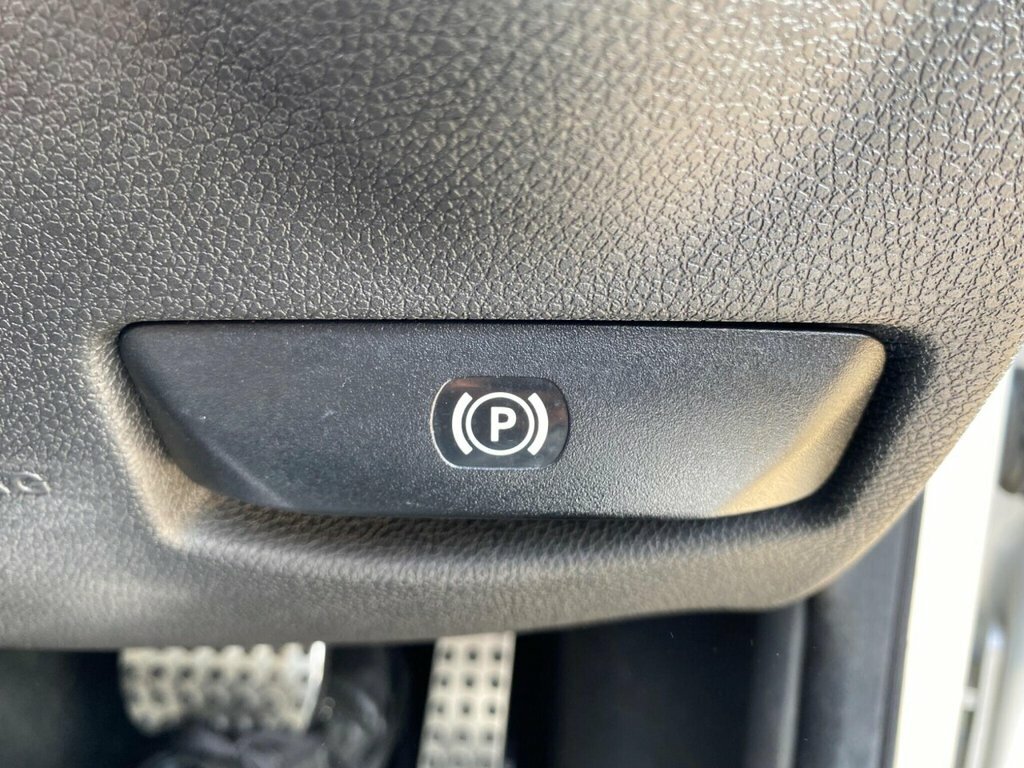 Mercedes-Benz C Class 1.8 C200 Kompressor Sport 181 Bhp Black #23