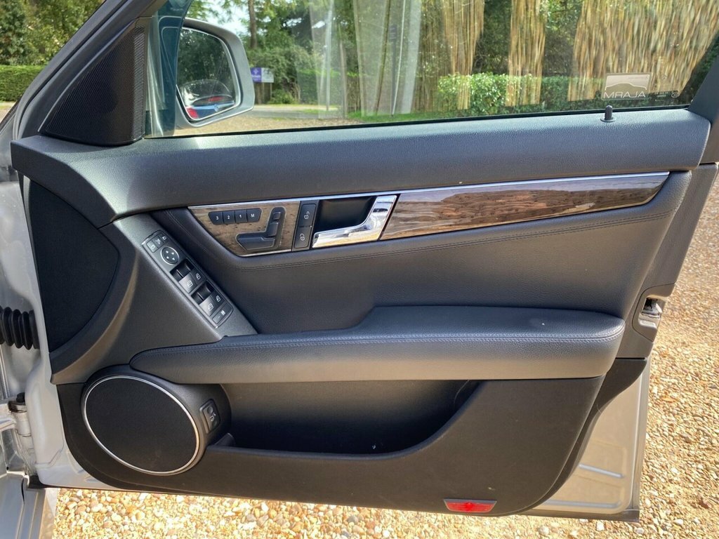 Mercedes-Benz C Class 1.8 C200 Kompressor Sport 181 Bhp Black #15