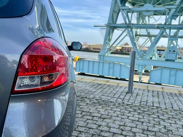 Renault Clio 1.2 I-music Euro 5 Red #8