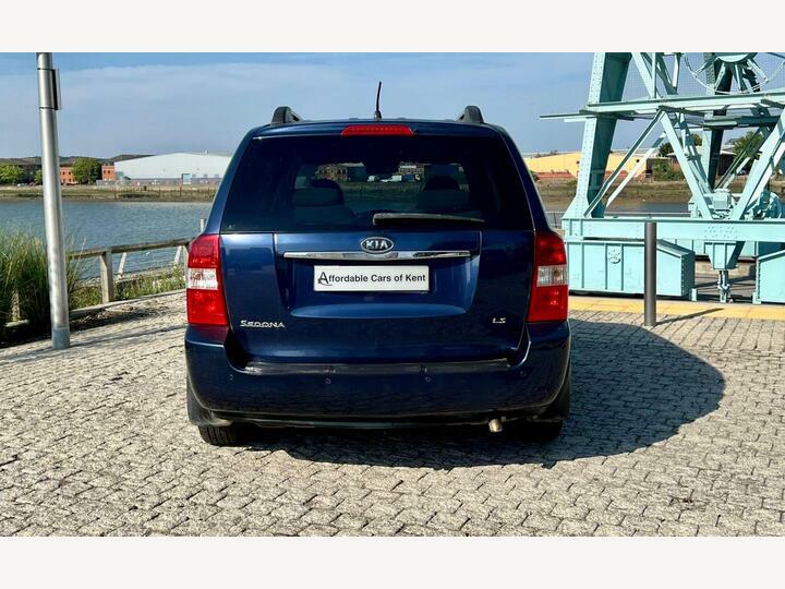 Kia Sedona  Silver #7