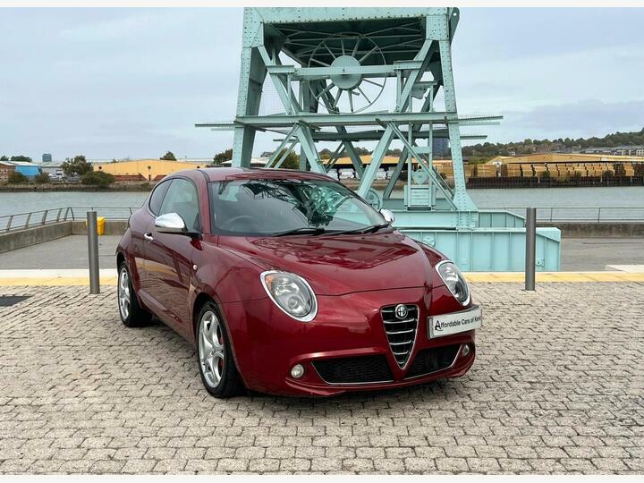 Alfa Romeo MiTo 1.4 Tb Multiair Distinctive Hatchback T Red