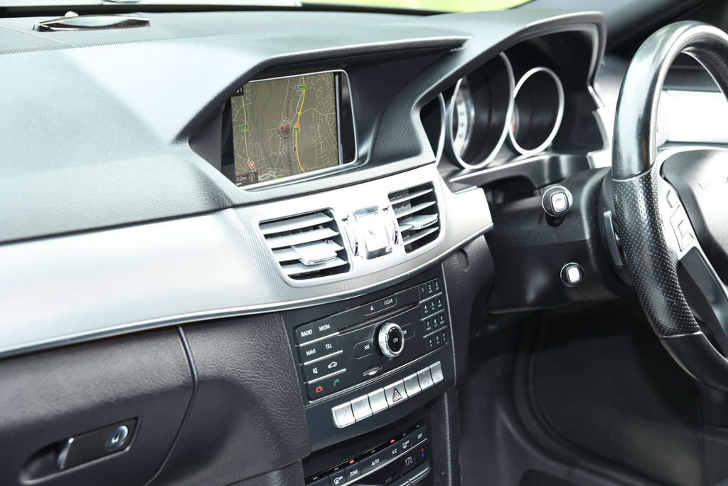 Mercedes-Benz E Class 2.0 E220d Se Premium Saloon G-tronic Black #20