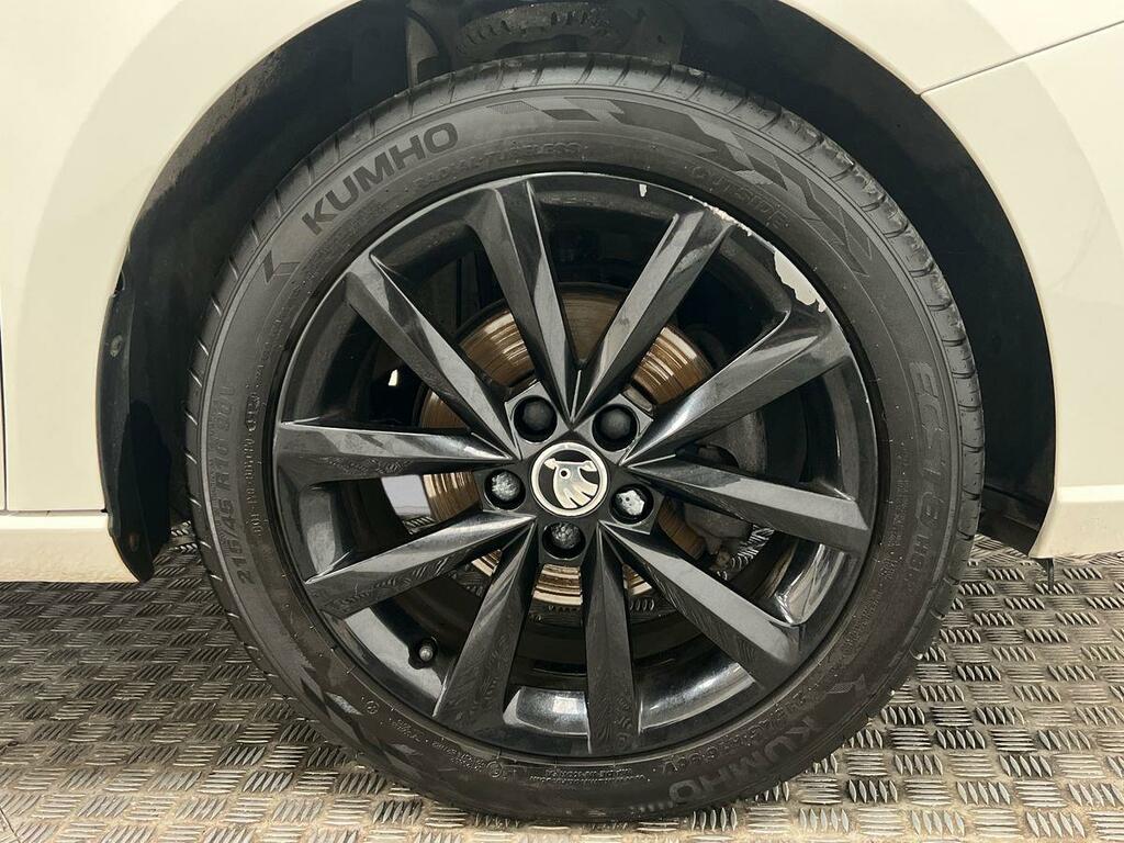 Skoda Fabia 1.0 Tsi Monte Carlo Grey #5