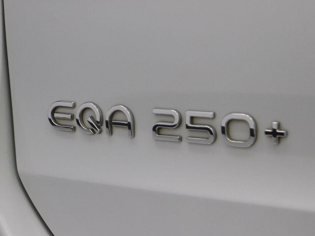 Mercedes-Benz EQA 250 70.5Kwh Amg Line Black #24