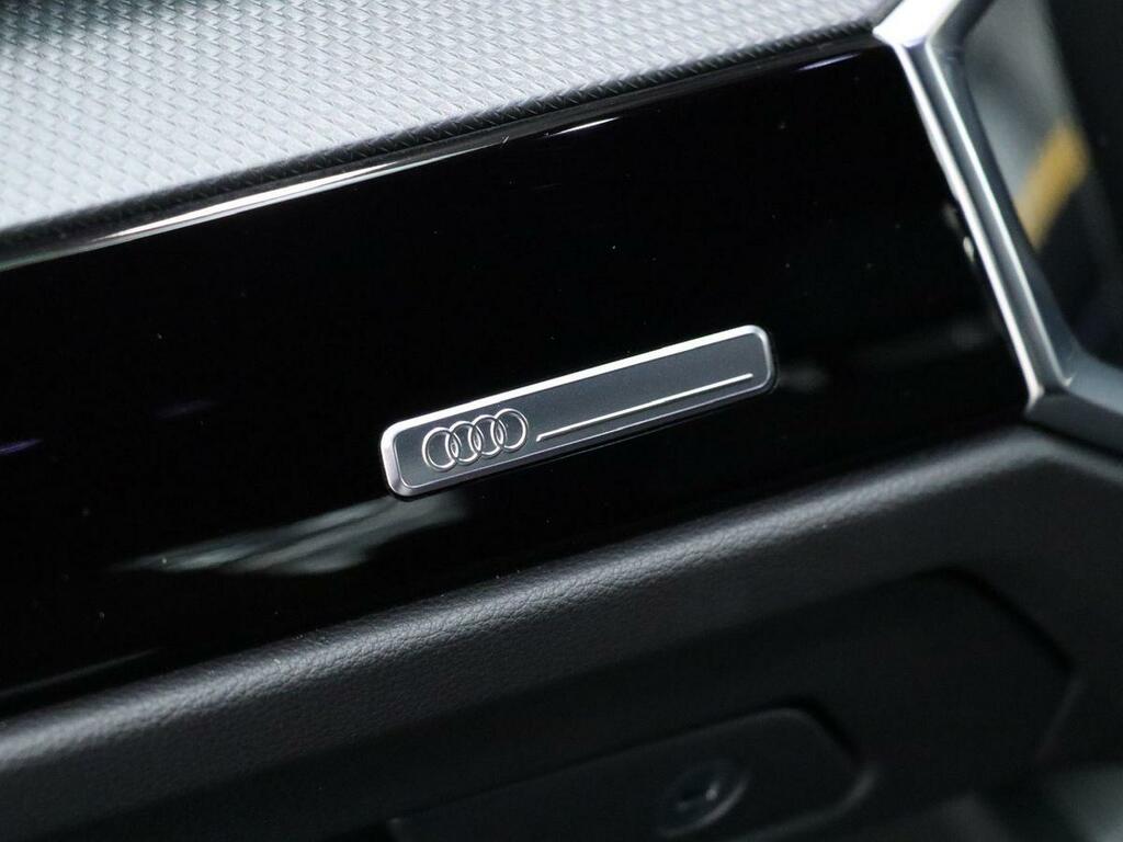 Audi Q3 Black Edition 35 Tfsi 150 Ps S Tronic Black #28