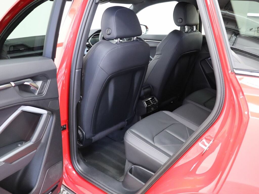 Audi Q3 Black Edition 35 Tfsi 150 Ps S Tronic Black #24