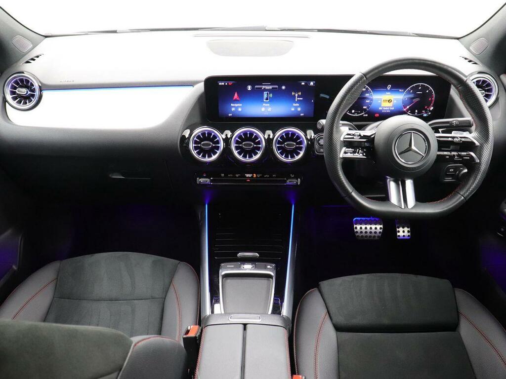 Mercedes-Benz GLA Class Gla 200 Amg Line Executive #33