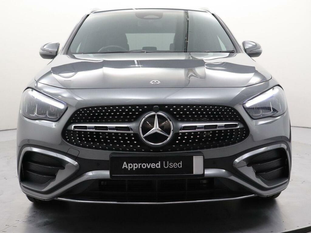 Mercedes-Benz GLA Class Gla 200 Amg Line Executive #25