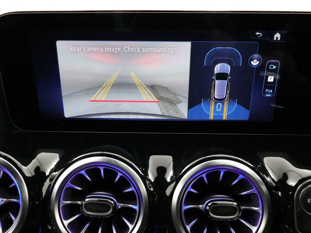 Mercedes-Benz GLA Class Gla 200 Amg Line Executive #16