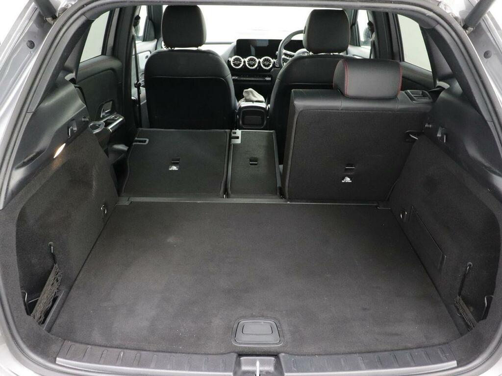 Mercedes-Benz GLA Class Gla 200 Amg Line Executive #28