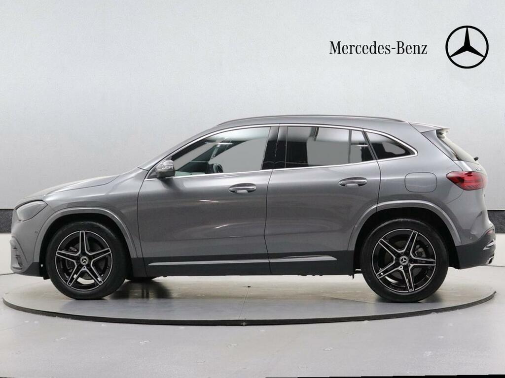 Mercedes-Benz GLA Class Gla 200 Amg Line Executive #7