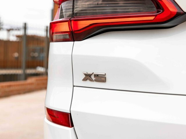 BMW X5 M50d Suv White #6