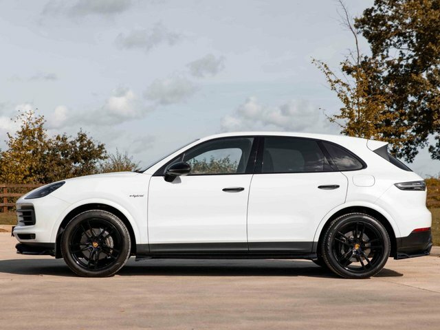 Porsche Cayenne 3.0 V6 E-hybrid 14.1Kwh Suv Plug-in Hyb White #3