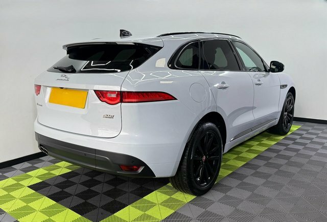 Jaguar F-Pace 2.0 D180 Chequered Flag White #2