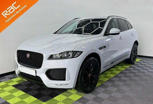 Jaguar F-Pace 2.0 D180 Chequered Flag White