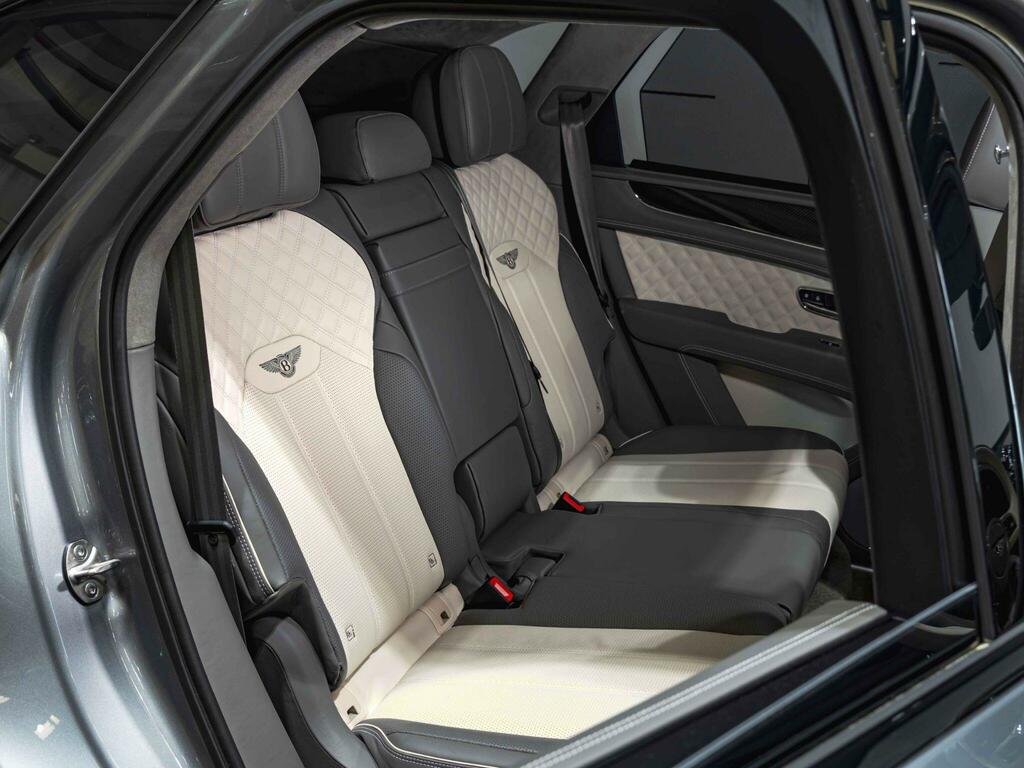 Bentley Bentayga 4.0 V8 S Touring Spec Silver #32