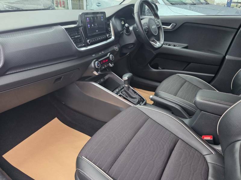 Kia Stonic 1.0T Gdi 48V 98 3 Dct Black #21