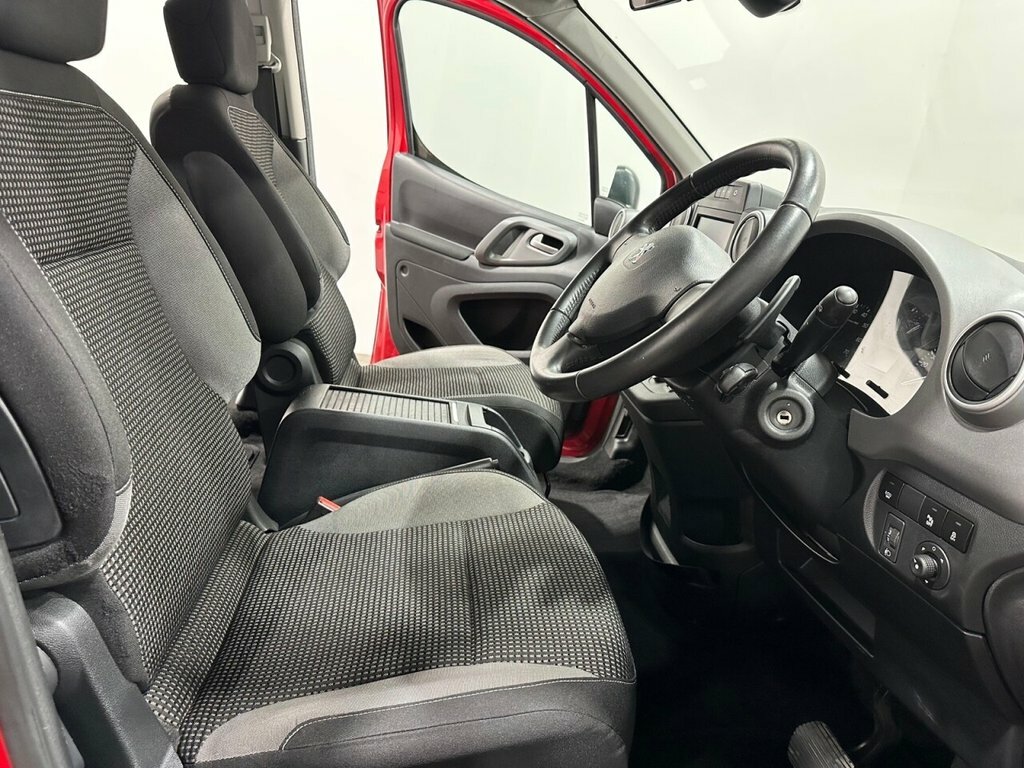 Peugeot Partner Tepee 1.6L Allure Grey #8
