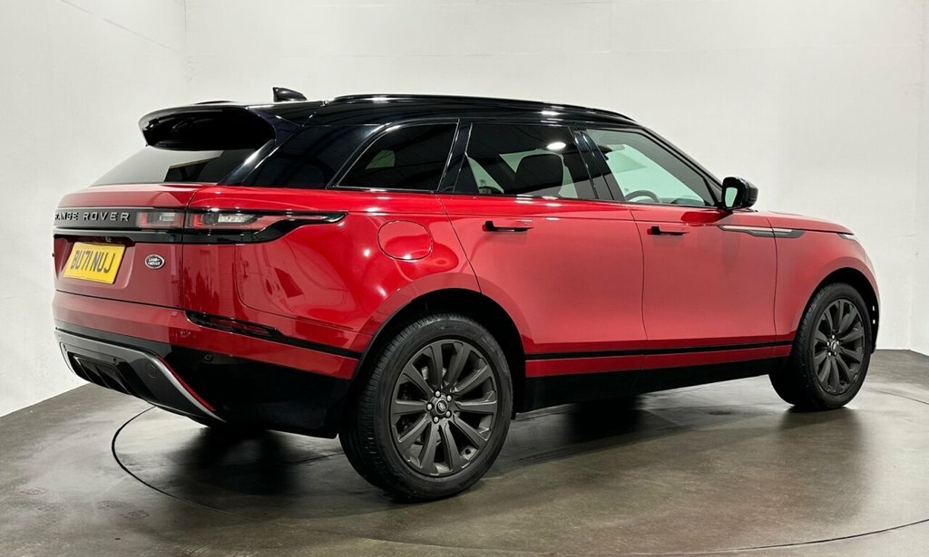 Land Rover Range Rover Velar 2.0 P250 Edition Black #4