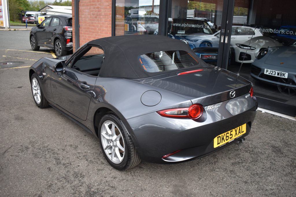 Mazda MX-5 1.5 Skyactiv G Sport Convertible White #37