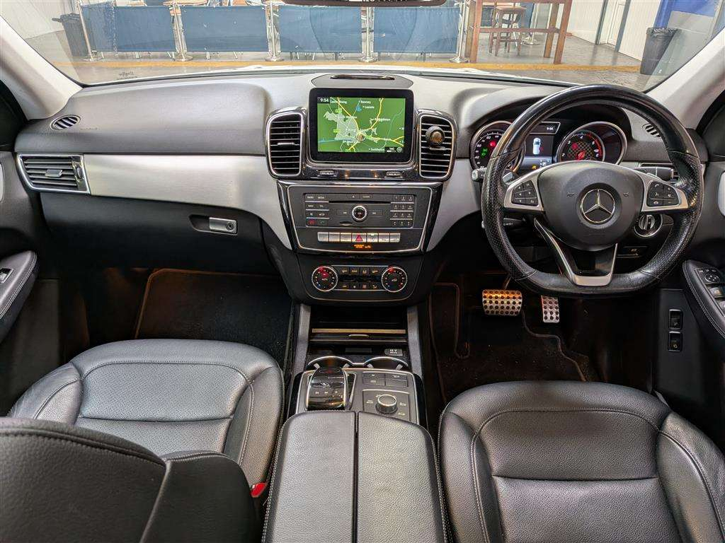 Mercedes-Benz GLE Class 3L Amg Line Black #6