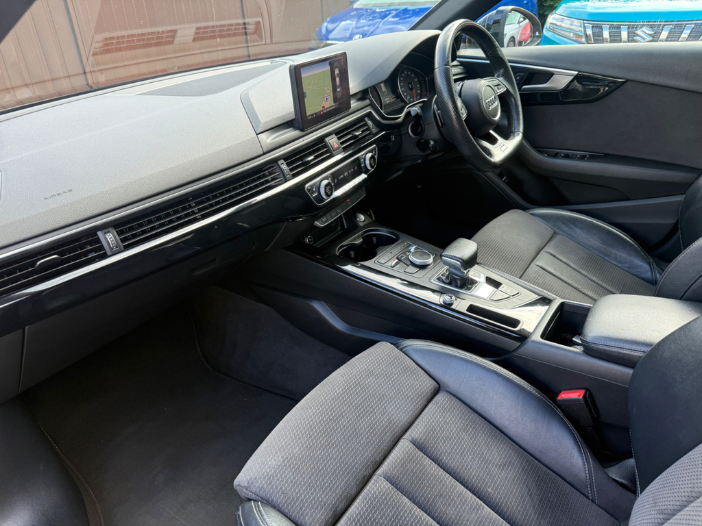 Audi A4 2.0 Tdi 35 Black Edition Saloon S Troni Black #2
