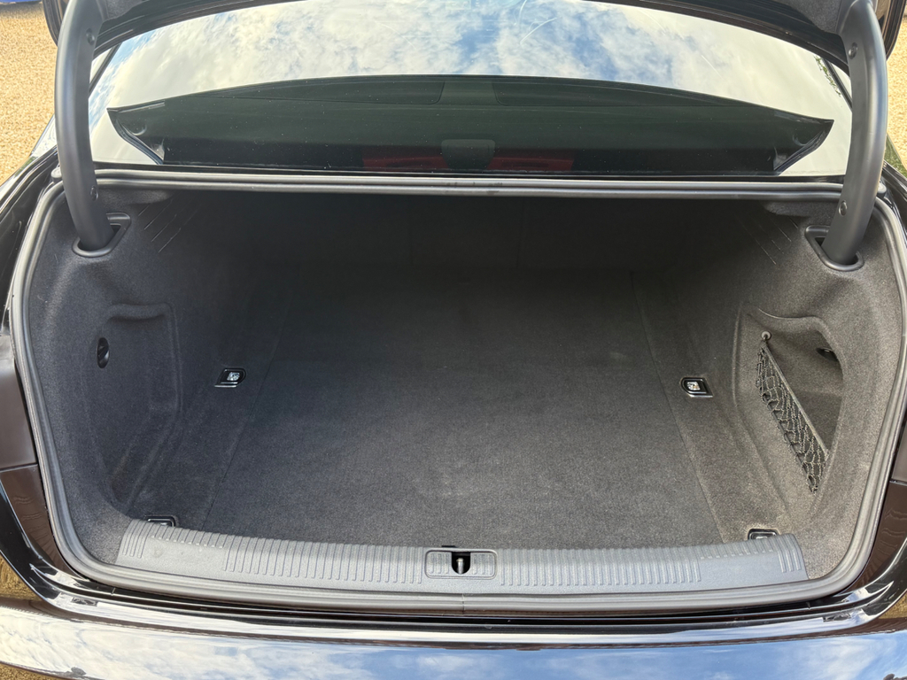 Audi A4 2.0 Tdi 35 Black Edition Saloon S Troni Black #5