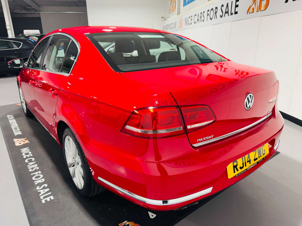 Volkswagen Passat Executive Tdi Bluemotion Technology Red #4