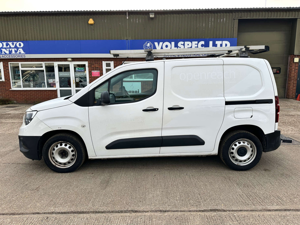 Vauxhall Combo Mpv White #4