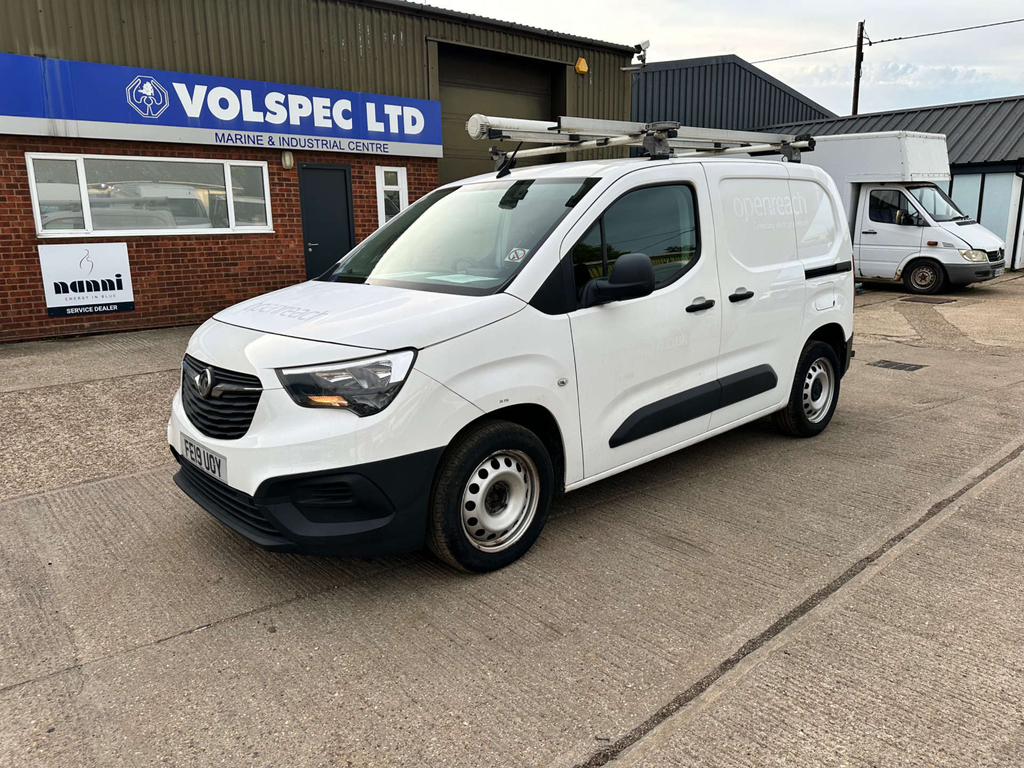 Vauxhall Combo Mpv White #3