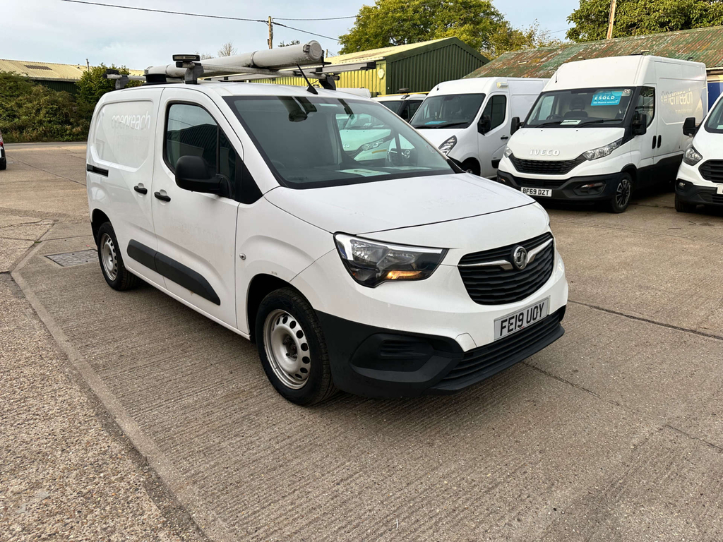 Vauxhall Combo Mpv White #2