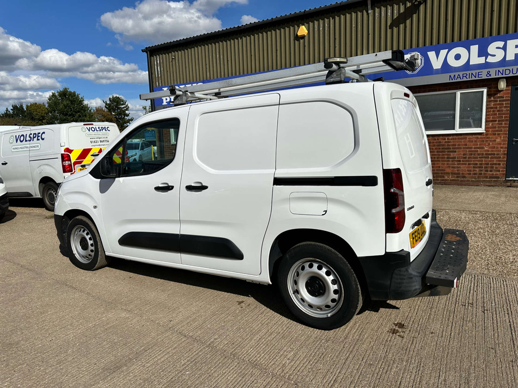 Vauxhall Combo Mpv White #5
