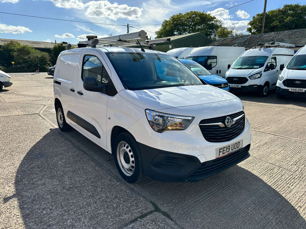 Vauxhall Combo Mpv White #2