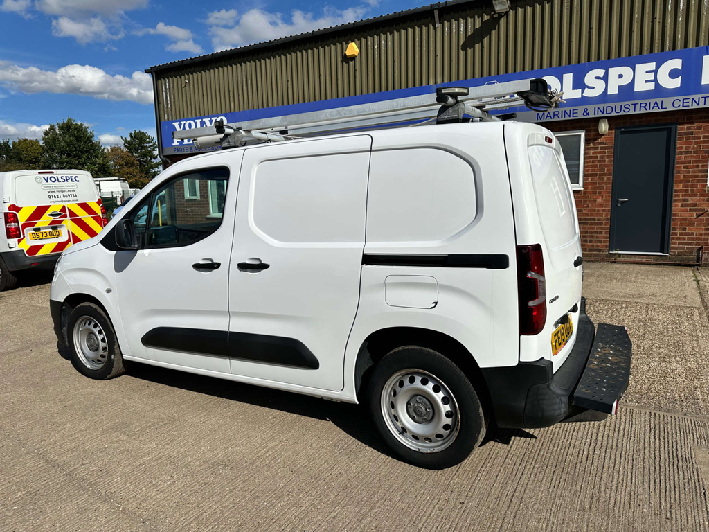 Vauxhall Combo Mpv White #5