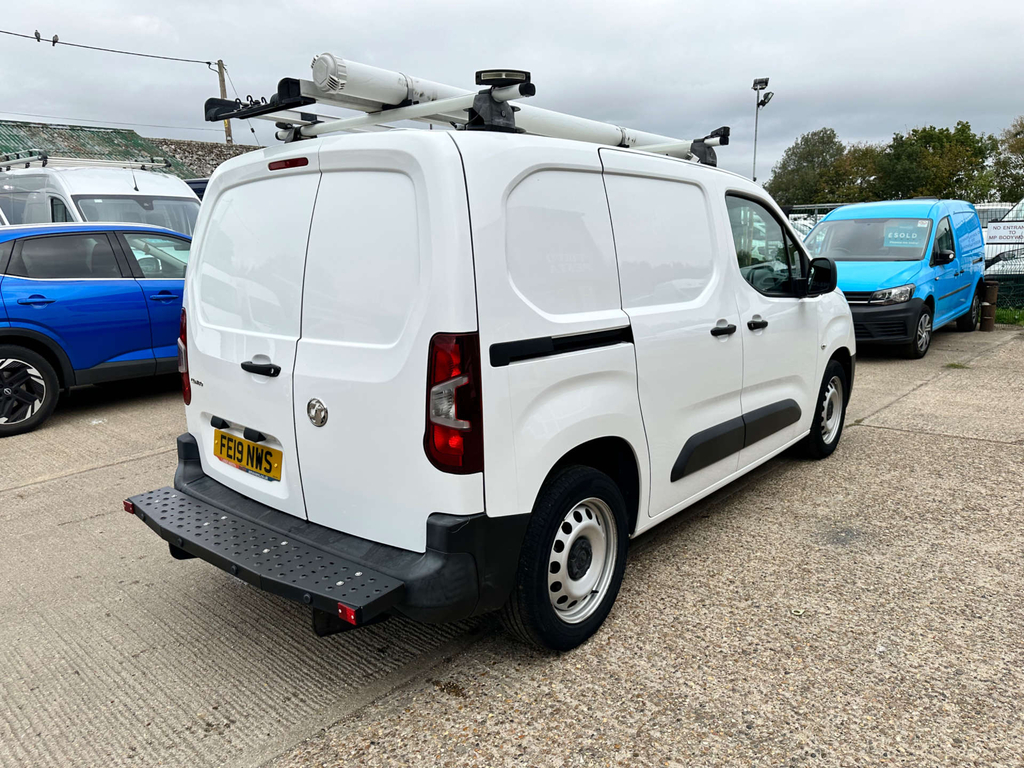 Vauxhall Combo 2000 1.5 Turbo D 75Ps H1 Sportive Van #8