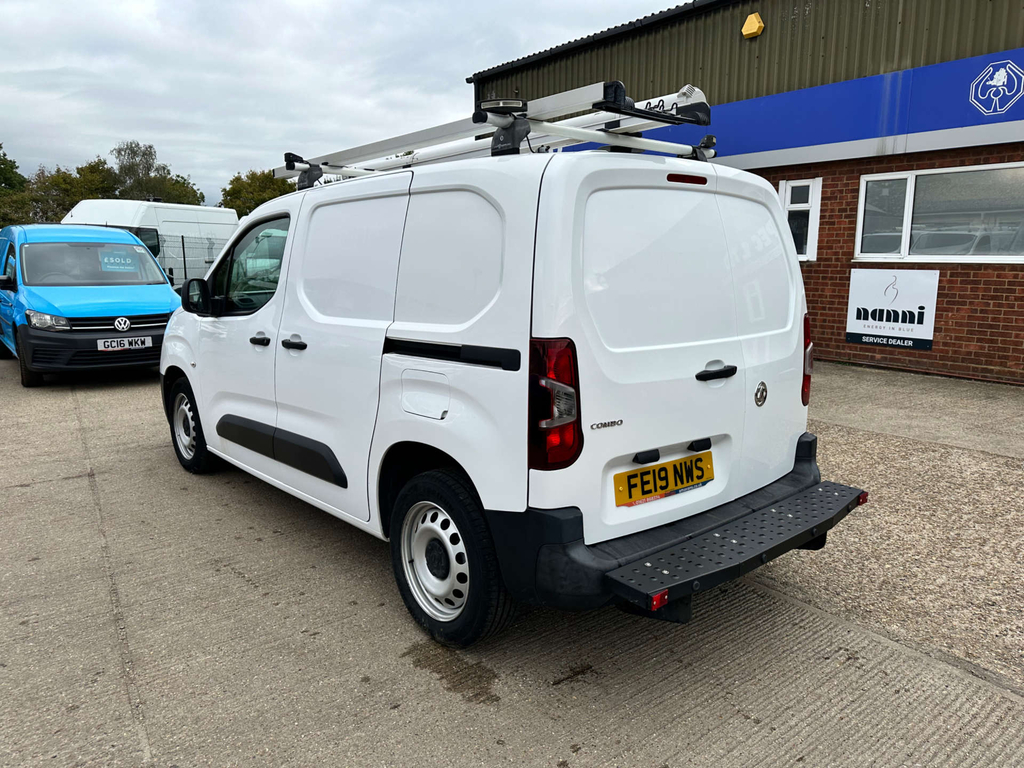 Vauxhall Combo 2000 1.5 Turbo D 75Ps H1 Sportive Van #6