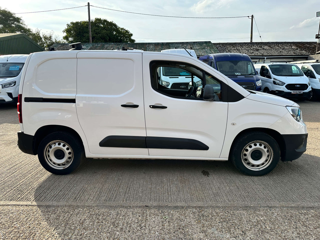 Vauxhall Combo 2300 1.6 Turbo D 100Ps L1 H1 Sportive Van #9
