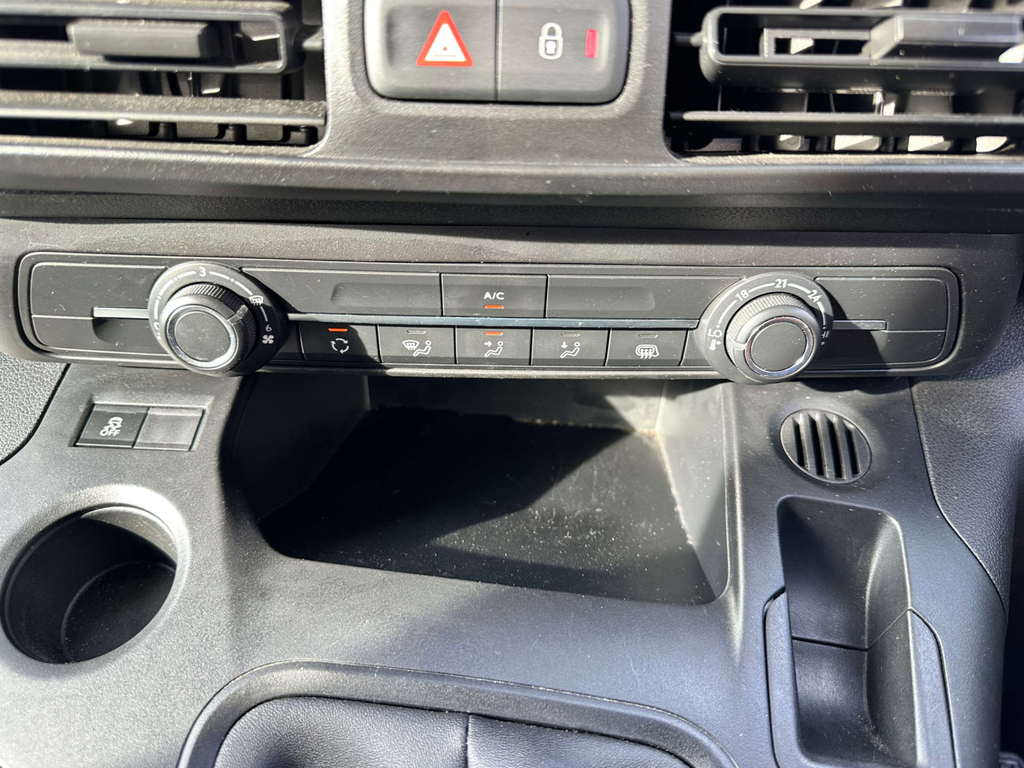 Vauxhall Combo 2300 1.6 Turbo D 100Ps L1 H1 Sportive Van #16