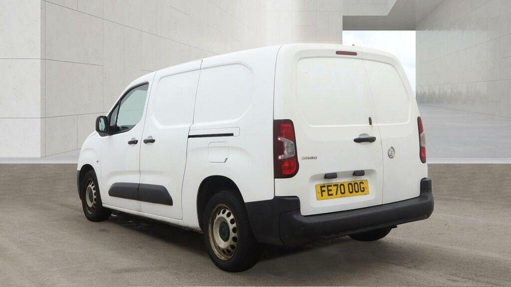 Vauxhall Combo 1.5 Turbo D 2300 Edition Crew Van L2 Euro 6 Ss FE70OOG White #3