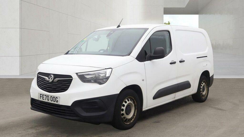 Vauxhall Combo 1.5 Turbo D 2300 Edition Crew Van L2 Euro 6 Ss FE70OOG White #2