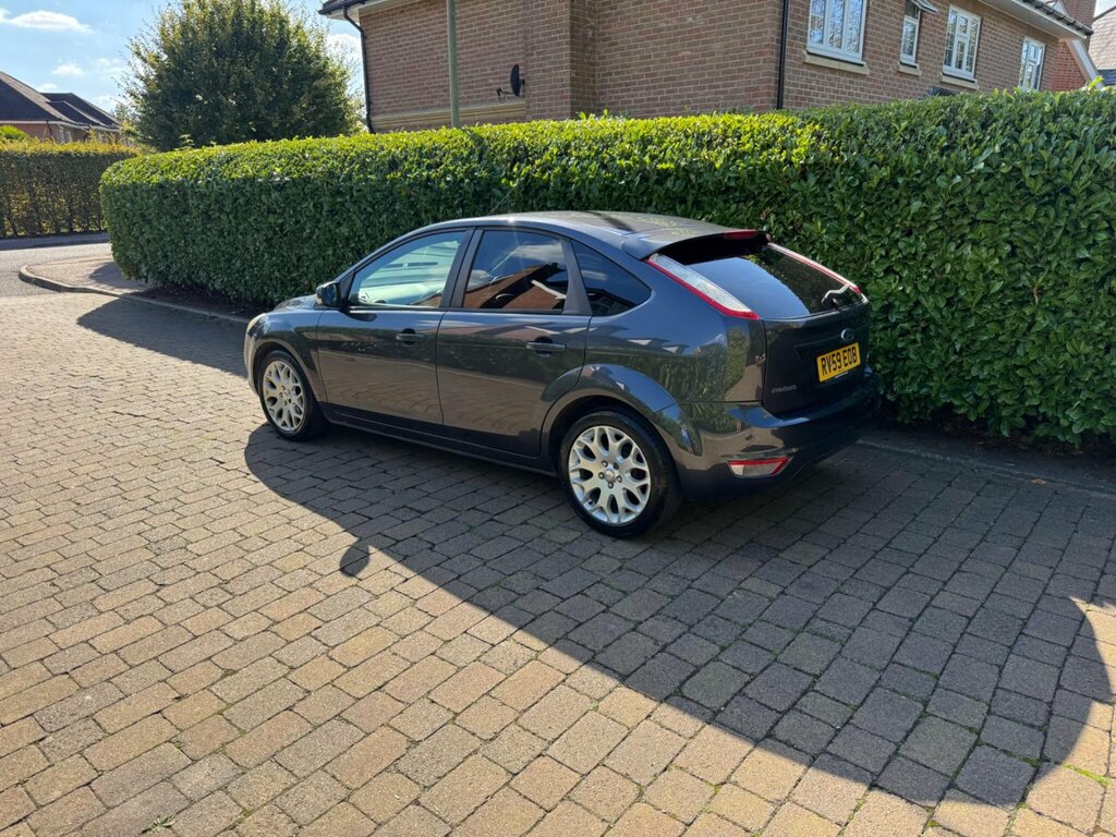 Ford Focus Zetec Tdci 5-Door Red #12