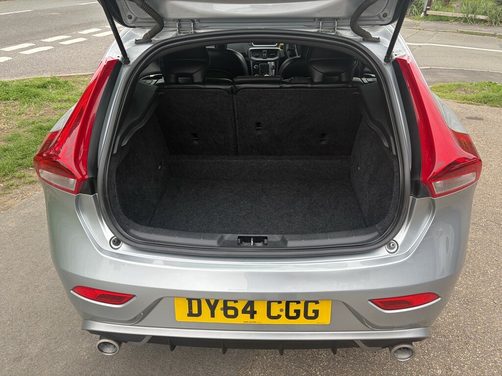 Volvo V40 1.6 D2 R-design Euro 5 Ss White #25