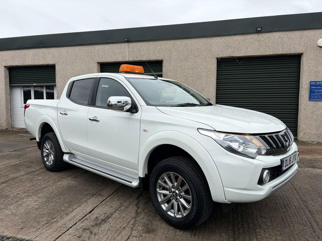 Mitsubishi L200 Pickup 2.4 Di-d Dc Titan 4Wd Euro 6 201818 White