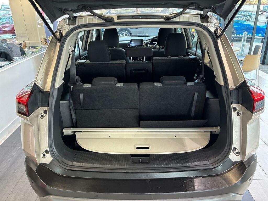 Nissan X-Trail Tekna Silver #24