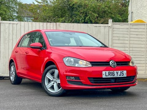Volkswagen Golf 1.6 Tdi Bluemotion Red #4