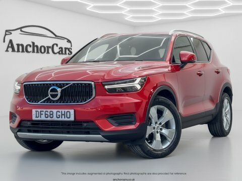 Volvo XC40 2.0 T4 Momentum Red